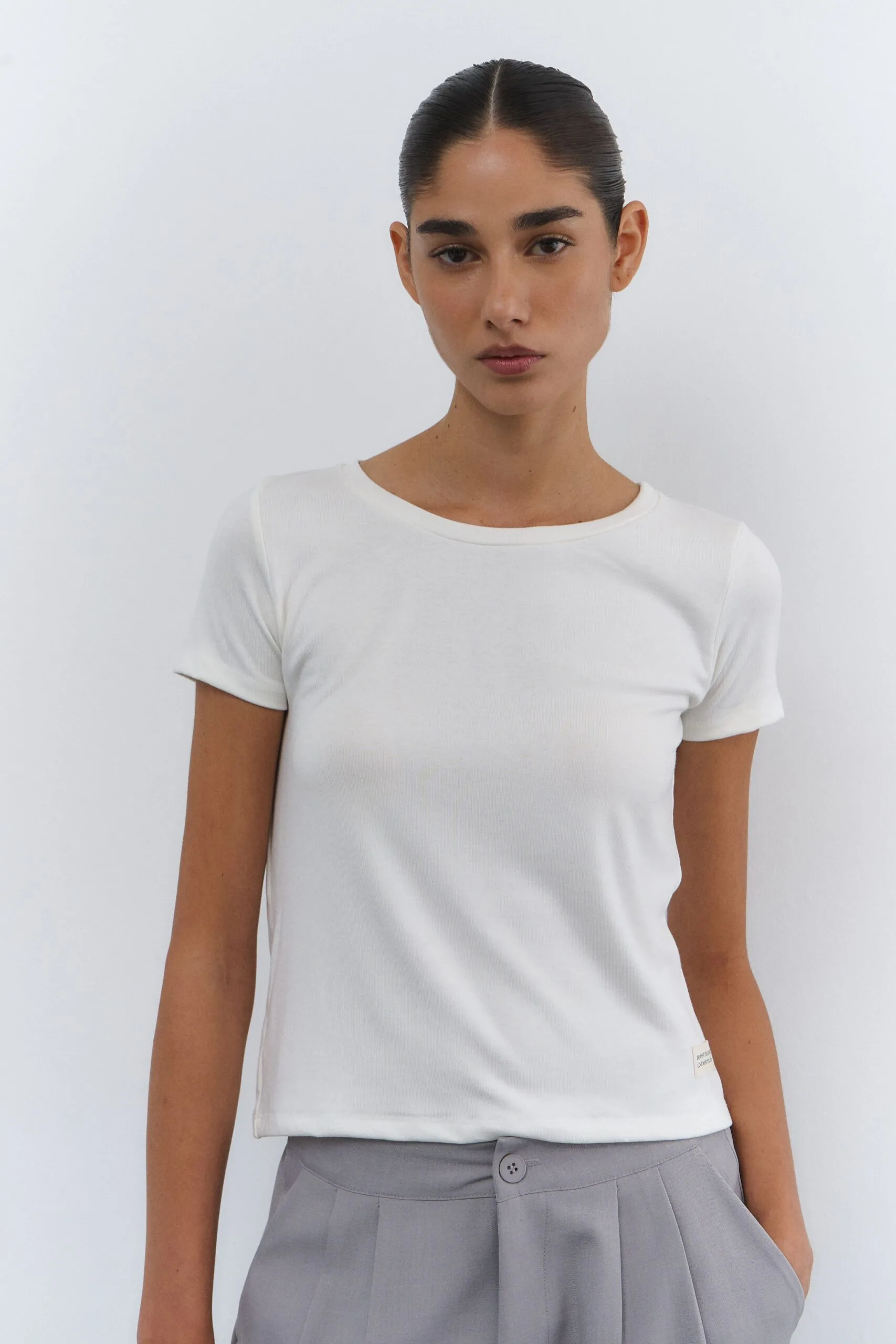 REMERA BABY RIB CON ETIQUETA - Imagen 6