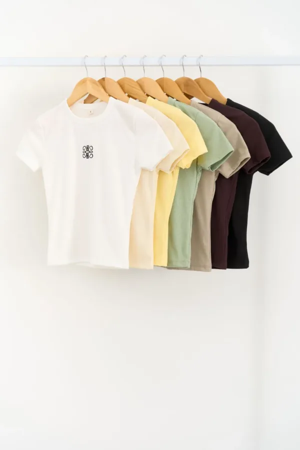 REMERA MORLEY CON BORDADO