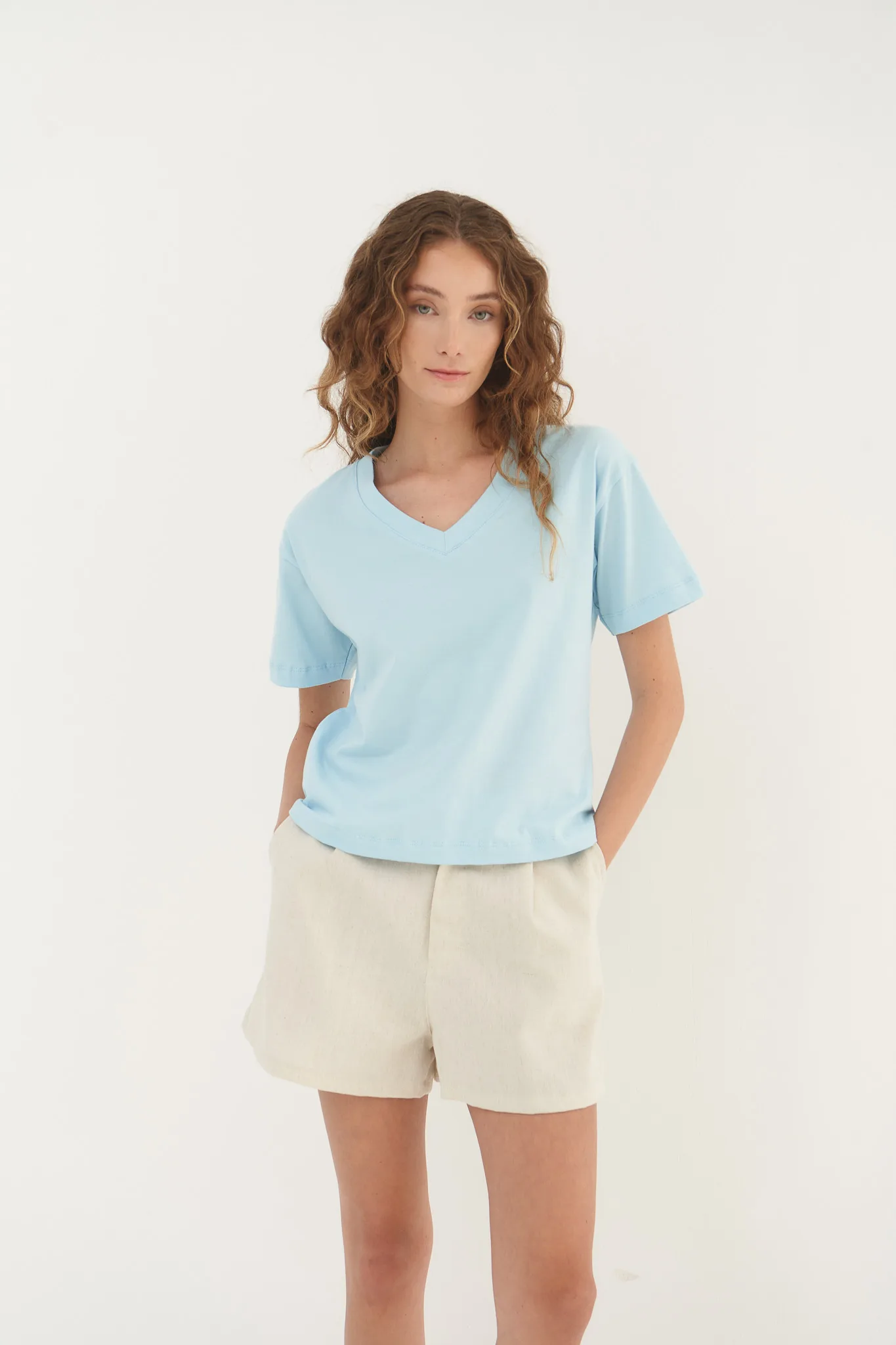 REMERA ALGODON CUELLO V